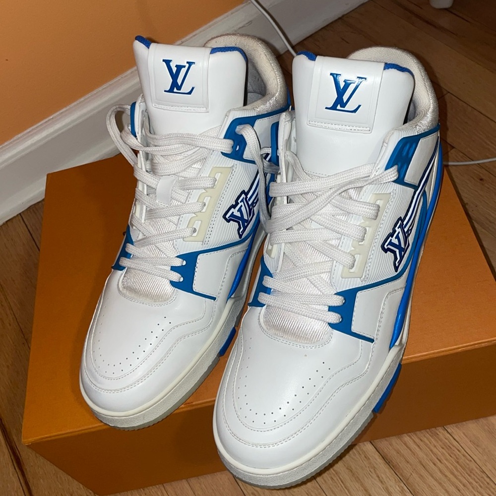 Mens Louis Vuitton Trainer Azur size 9